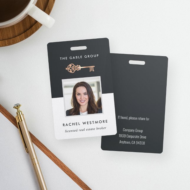 Chave Antiga | Crachá de Funcionário de Imóveis (Criador carregado)