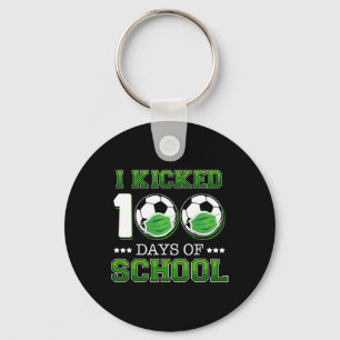 Chaveiro 100 Dias De Futebol Escolar Vestindo Máscara