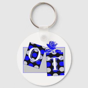 Chaveiro a letra do ot obstrui o azul e as cinzas