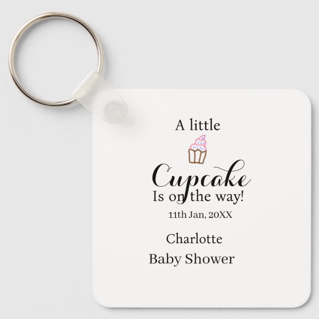 Chaveiro A little cupcake is on its way baby shower name da (Frente)
