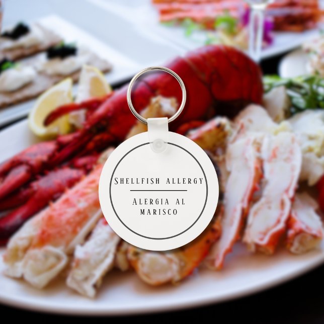 Chaveiro Alergia Bilíngue Preta e Branca a Peixe-Maravilha (Bilingual Shellfish allergy warning keychain, customizable name & text. multilingual project)