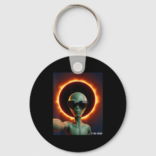 Chaveiro Alienígena Tirando Selfie Com Eclipse Solar 2026 V