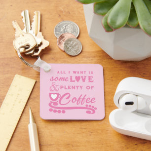 Chaveiro Amores e café adicionam iniciais cor-de-rosa