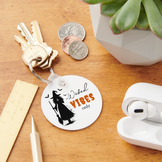 Chaveiro "Apenas Víblias Malvadas" - Bruxa Negra Halloween  (Mesa)