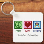 Chaveiro Arquivamento do Peace Love personalizável<br><div class="desc">Este legal chaveiro do clube de arqueiros personalizado apresenta um sinal de paz,  coração e arqueiro segurando um arco e uma seta. O presente personalizado perfeito para um professor de arquitetura em um centro de treinamento que dá aulas.</div>