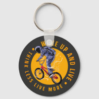 Astronauta BMX andando de bicicleta