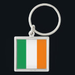 Chaveiro Bandeira da Irlanda<br><div class="desc">A bandeira irlandesa é uma tribanda vertical. As cores usadas na bandeira são verde,  branco,  laranja. A proporção da bandeira irlandesa é de 1:2. A bandeira da Irlanda foi adotada em 1919.</div>