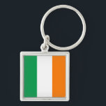 Chaveiro Bandeira da Irlanda<br><div class="desc">A bandeira irlandesa é uma tribanda vertical. As cores usadas na bandeira são verde,  branco,  laranja. A proporção da bandeira irlandesa é de 1:2. A bandeira da Irlanda foi adotada em 1919.</div>