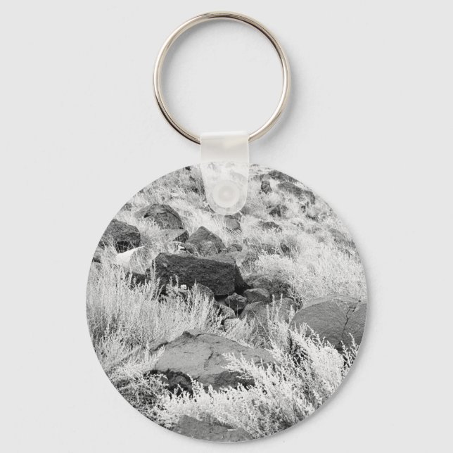 Chaveiro Basalt Lava Rocks in Desert, Black and White Photo (Frente)