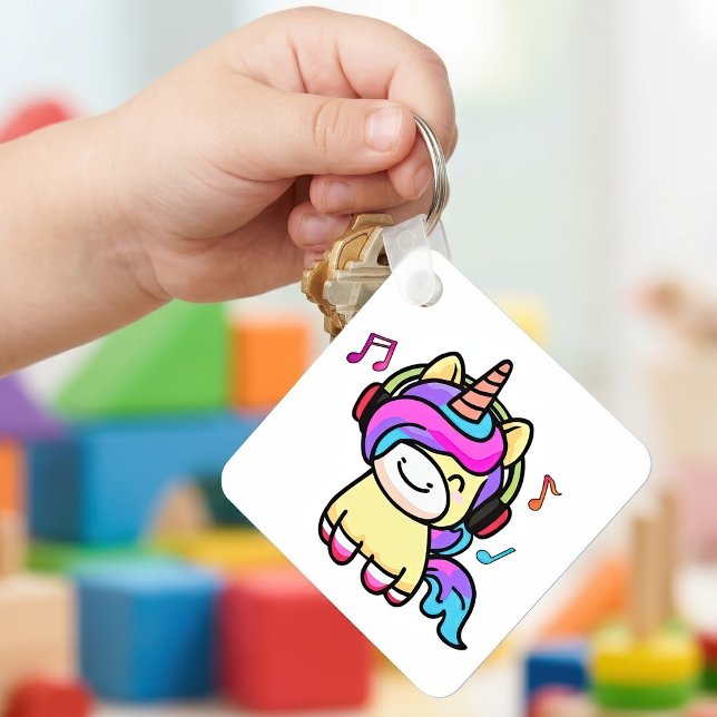 Chaveiro Bebê Unicórnio Kawaii Feliz com Fones de Ouvido (Cute Happy Kawaii Baby Unicorn with Headphones. Keychain)