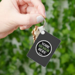 Chaveiro beijo personalizado, exclusivo, elegante e minimal<br><div class="desc">Esta design é acessível a todos. Sinta-se livre para personalizar o logotipo,  as imagens,  o texto e as cores de acordo com suas preferências. Muito obrigado.</div>