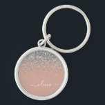 Chaveiro Blush Rosa em Rose Gold com Glitter Monograma Femi<br><div class="desc">Pulseira de Nome em Glitter de Rosa Blush e Prata com Rose Gold - Monograma em Letra de Forma (Pulseira). Isto faz o presente perfeito para o aniversário de 16 anos, casamento, chá de noiva, aniversário de casamento, chá de bebê ou festa de despedida de solteira para alguém que ama...</div>