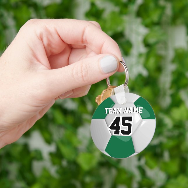 Chaveiro Bola de Futebol Verde e Branco Escuro (Mão)