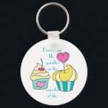 Chaveiro Botão Mensagem de Cupcake de Amigo Especial<br><div class="desc">Amigos são como aspersores no cupcake da vida — Eu vi pela primeira vez esta mensagem em uma loja de cupcakes e me apaixonei por ela — porque — eles adicionam o verdadeiro significado na vida. E esses cupcakes bonitos são cortesia da Freepik, com</div>