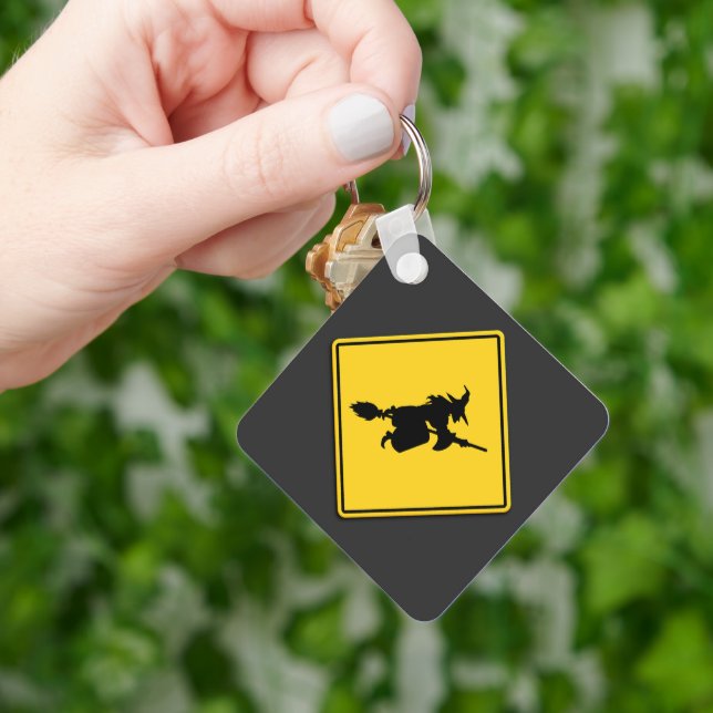 Chaveiro Bruxa Adverte Halloween (Mão)