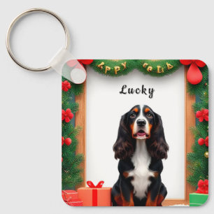 Chaveiro Cachorro entre Decorações de Natal
