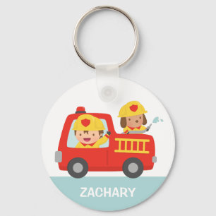 Chaveiro Carro de bombeiros vermelho com menino e filhote