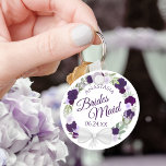 Chaveiro Casamento De Roupa Floral Púrpura Da Bridesmaid<br><div class="desc">Estas chaveiros são desenhadas para oferecer como favores às damas de honra na sua festa de casamento. Eles apresentam um design de aquarela, pintado à mão rústica, com uma coroa de rosas e flores em tons de roxo, ameixa, violeta e lavanda. O texto é escrito em letras elegantes, e há...</div>