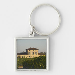 Chaveiro Castelo Lafleur Petrus e vinha, em Pomerol,