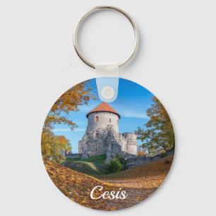 Chaveiro Castelo medieval cercado por floresta