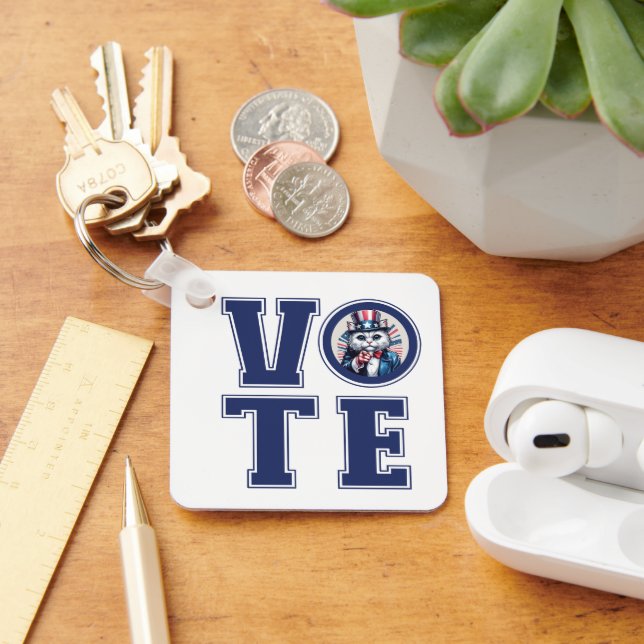 Chaveiro Cat Says Vote (Mesa)