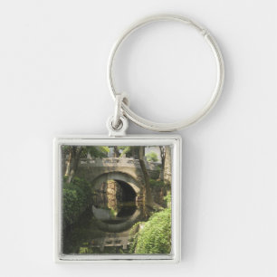 Chaveiro China, Nantong, uma ponte em arco forma um perfeit