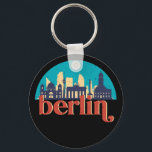 Chaveiro Cidade de Berlim Alemanha Skyline Vintage Cityscap<br><div class="desc">Design com lindas linhas do horizonte, atração turística e arte de paisagem urbana, arranha-céu Legal e ilustração da silhueta de construção para turistas e viajantes. Perfeito como lembrança para trazer de volta para casa quando viaja pelo mundo. Guarde a memória do seu viagem e as suas férias com a família...</div>