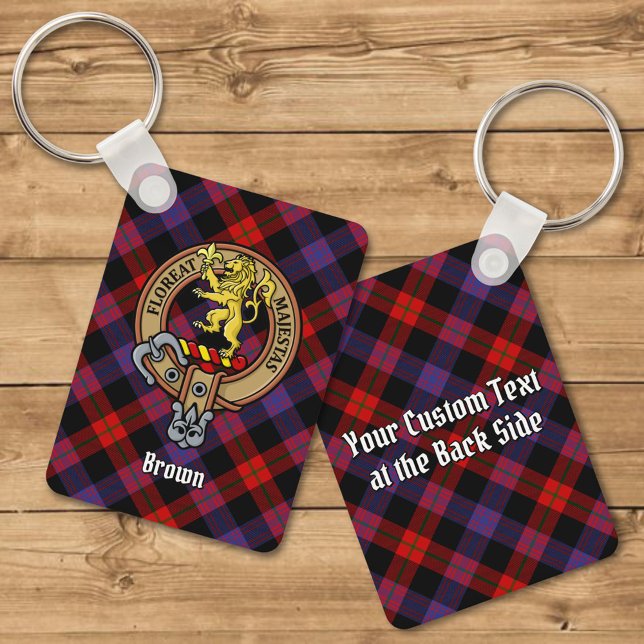 Chaveiro Clan Brown Crest sobre Tartan (Criador carregado)