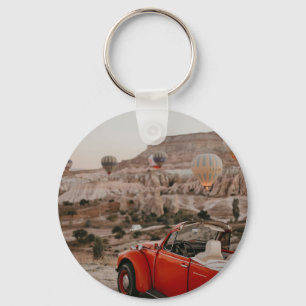 Chaveiro Clássico Vintage Red Car Observando Balões de Ar Q