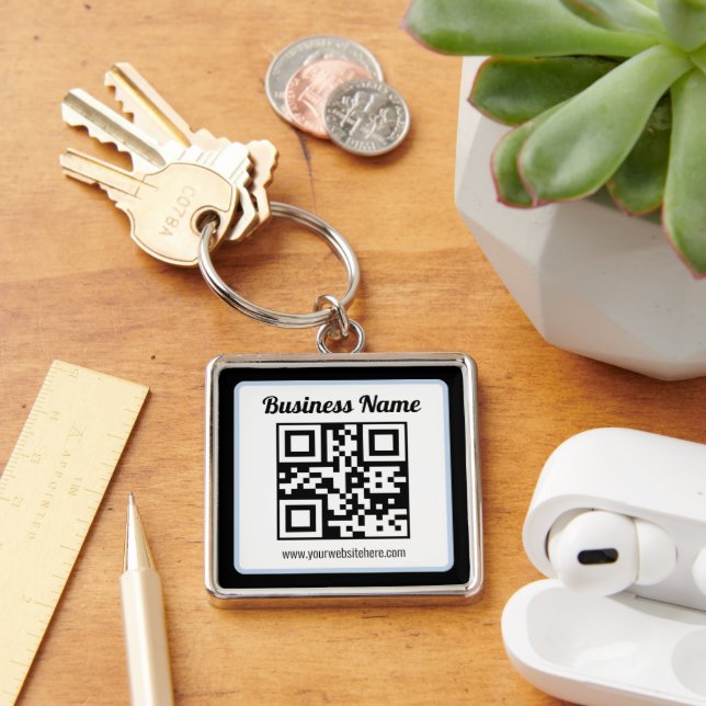 Chaveiro Código QR e texto editáveis com borda azul clara (Mesa)