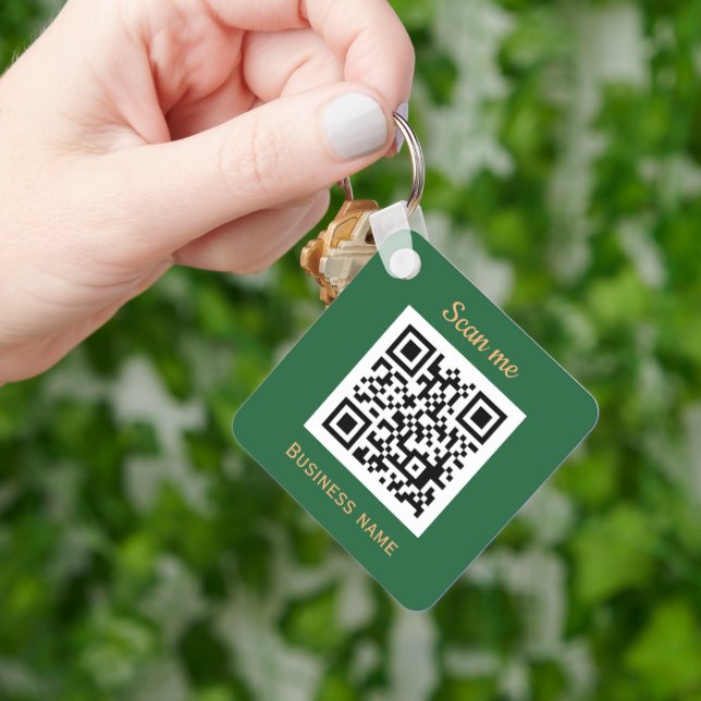 Chaveiro Código QR Logotipo comercial Dourado Verde (Mão)