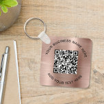 Chaveiro Código QR ou Rosa do Promocional de logotipo Doura<br><div class="desc">Chaveiro simples e elegante para a sua empresa ou organização,  com um fundo metálico esfregado de rosa dourado. Adicione seu código QR ou logotipo e duas linhas de texto personalizado,  como nome da sua empresa,  slogan,  obrigado ou deixe o vazio.</div>