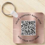 Chaveiro Código QR Promocional Rosa Dourado<br><div class="desc">Chaveiro promocional simples e elegante para o seu negócio ou organização com um fundo metálico rosa dourado falso刷. Insira a URL do seu site para criar um código QR escaneável e adicione duas linhas de texto personalizado,  como o nome da sua empresa,  slogan,  agradecimento,  ou deixe em branco.</div>