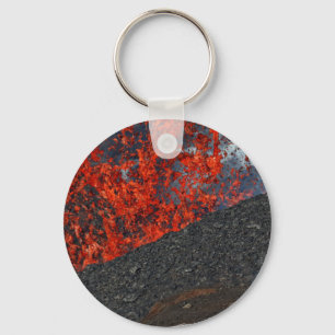 Chaveiro Corte de lava quente de cratera de vulcão em erupç