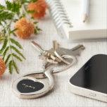 Chaveiro Criar o coração de Aniversário do Monograma Dourad<br><div class="desc">Crie seu próprio personalizado, personalizado, monograma, chic, na moda, guião elegante de tipografia de ouro falso, clássico, de cor prateada, cadeia-chave de coração metálico / anel-chave. Basta digitar seu nome / nome das crianças / nome da família / nome da empresa, para personalizar. Faz um presente de excelente para aniversário,...</div>