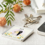 Chaveiro Custom Couple Illustration Gift–<br><div class="desc">A beautiful square keychain featuring a romantic silhouette of a bride and groom in a field of daffodils, personalized with initials "A&S" and your special date "September 30, 2023". Soft pastel pink gradient background adds elegance and warmth. The perfect anniversary, wedding, or engagement gift to celebrate eternal love. Customize with...</div>