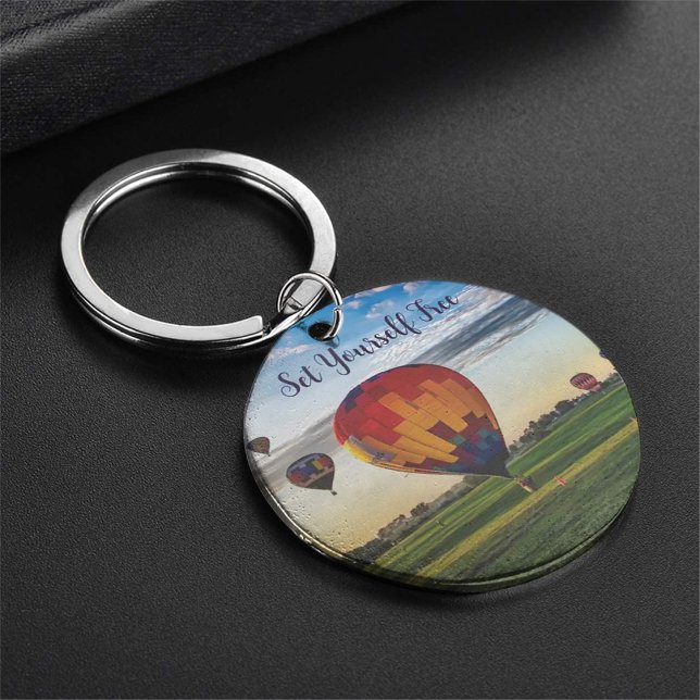 Chaveiro de balão de ar quente colorido (Colored hot-air balloon keychain)