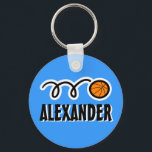 Chaveiro de basquete personalizado para nome para<br><div class="desc">Chaveiro de basquete personalizado para nome infantil. Bonita ideia de presente de aniversário para meninos e meninas esportivos. Cor de fundo personalizável. Design desportivo.</div>