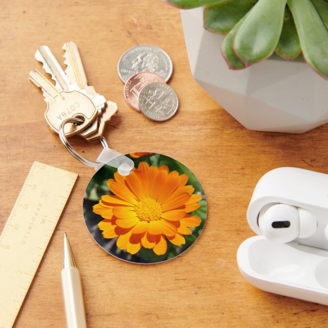 chaveiro de flor marigold (Mesa)