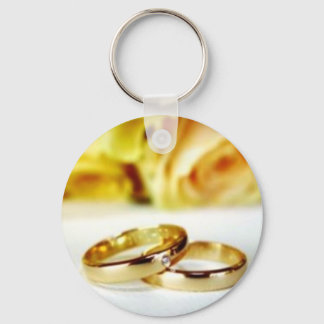 Chaveiro Dois Anéis de Casamento Dourados