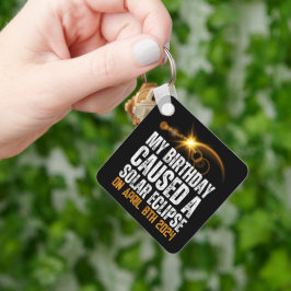 Chaveiro eclipse solar total, data de aniversário divertida