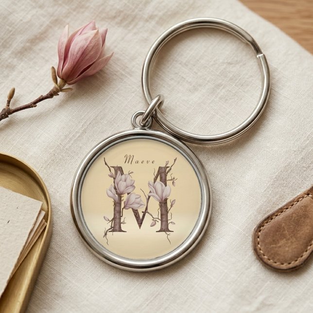 Chaveiro Elegante Design Floral de Magnólia com Inicial Mae (Criador carregado)