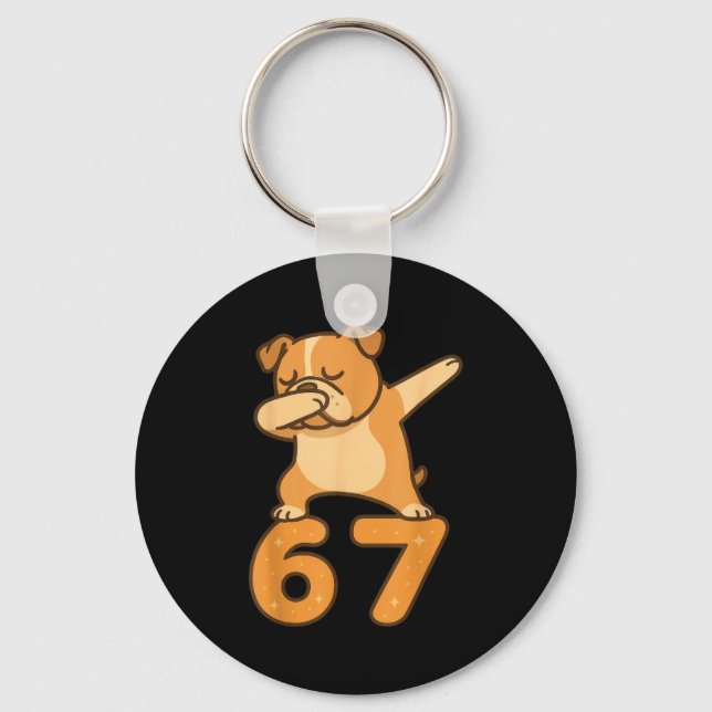 Chaveiro English Bulldog Dog 67 Meme Six Seven Funny Dabbin (Frente)