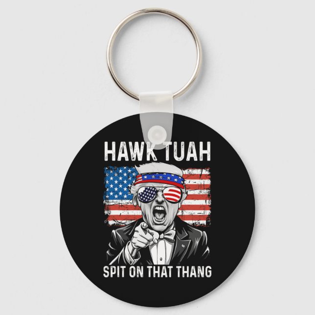 Chaveiro Engraçado Trump Hawk Tuah - Cuspir Naquilo Meme  (Frente)