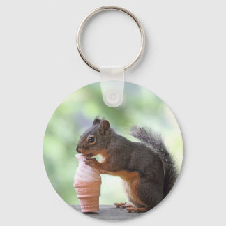 Chaveiro Esquilo comendo um Cone de Sorvete