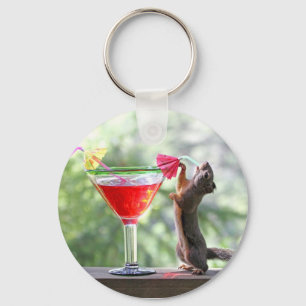 Chaveiro Esquilo que bebe um cocktail no happy hour