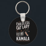 Chaveiro Esta Senhora de Gato Infantil Está Votando Kamala<br><div class="desc">Esta Senhora de Gato Infantil Está Votando Kamala</div>