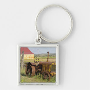 Chaveiro EUA, Oregon, Shaniko. Trator vintage enferrujado e