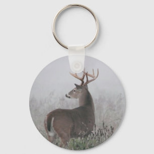 Chaveiro Fanfarrão do Whitetail na névoa da manhã