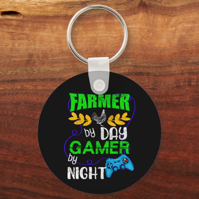 Chaveiro Farmer by Day Gamer by Night, Gaming Farmer (Frente)
